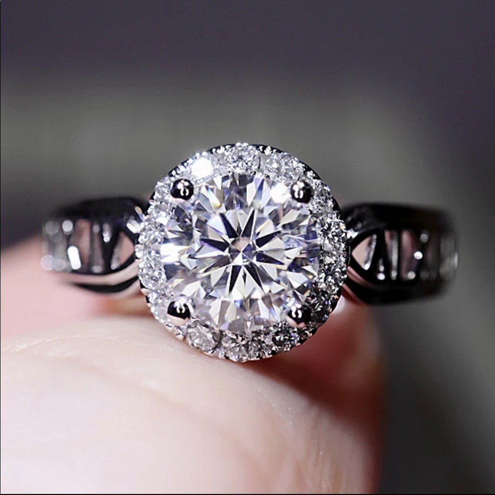 New Luxury 925 Silver Round Gemstone Diamond Ring